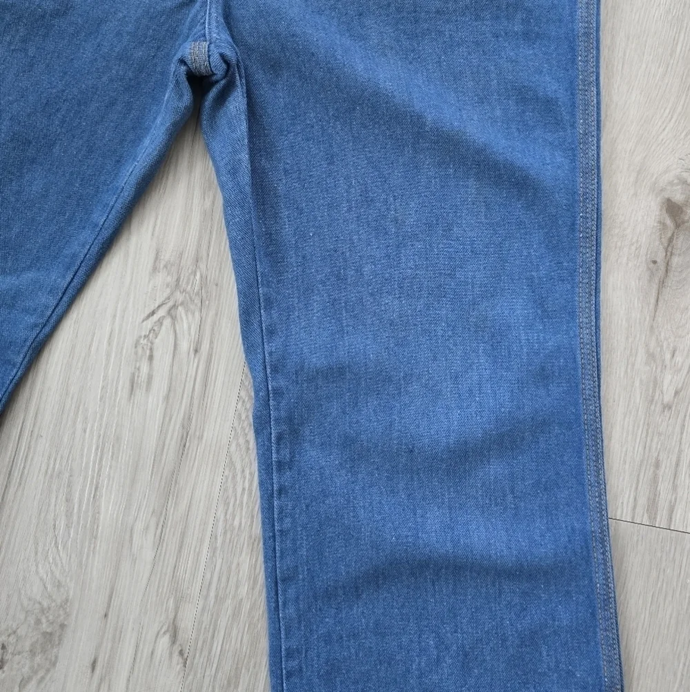 Wrangler | vintage 70s medium wash denim retro wide leg jeans | MENS 36
